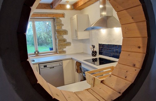 Crozon House | Stone house, 3 bedrooms, sleeps 8, quiet Hameau, near port of Le Fret