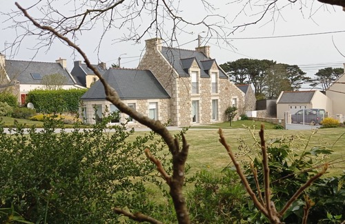 Plouguerneau House | Stone house 300 m from the beach