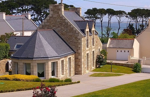 Plouguerneau House | Stone house 300 m from the beach