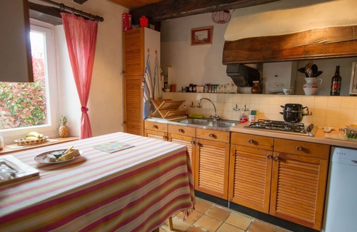 Ploeven House | Stone house, between beach and village, sleeps 4, Wifi, parking