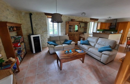 Leobard House | Stone house with pool 200 meters from a small village. Cul de sac.