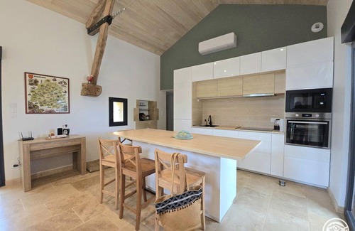 Lanquais Cottage | Stone house with private pool and WiFi in Bayac