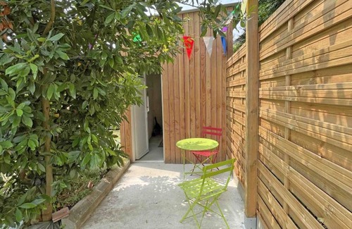 Reveillon Cottage | Stone House with Spa, Games & Garden