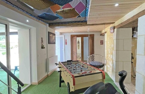 Reveillon Cottage | Stone House with Spa, Games & Garden