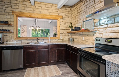 Canyon Lake Cabin | Stone River Cabin | 2/2 on the River near Whitewater!