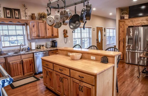 Altamont Cabin | Stone's Mountain View