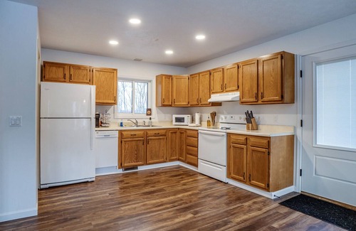 Keuka Park Cottage | Stone's Throw from Keuka College