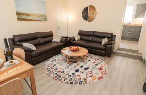 Amble House | Stone's Throw