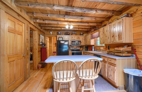 Logan Cabin | Stone Settler | 30 Acres | Hocking