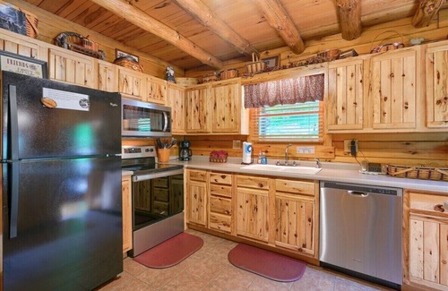 Logan Cabin | Stone Settler | 30 Acres | Hocking
