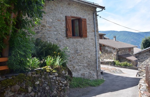 Ignaux House | Stone village house, calm and comfort guaranteed!