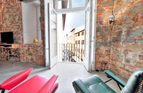 Sant' Ambrogio Apartment | Stone Walls Deluxe