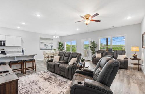 Branson West House | Stonebridge Resort, Golf Course, Pools, Upgraded Decor, Free Tickets