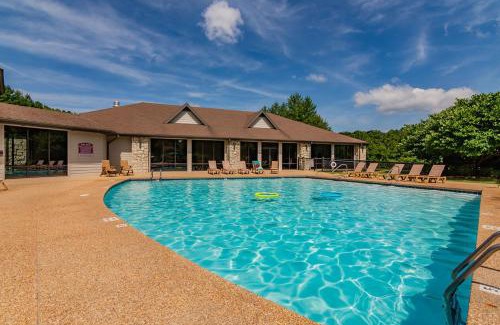 Branson West House | Stonebridge Resort, Golf Course, Pools, Upgraded Decor, Free Tickets