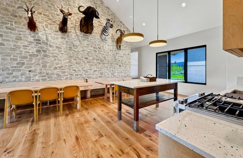 McCall Apartment | Stonehaus on the River.
