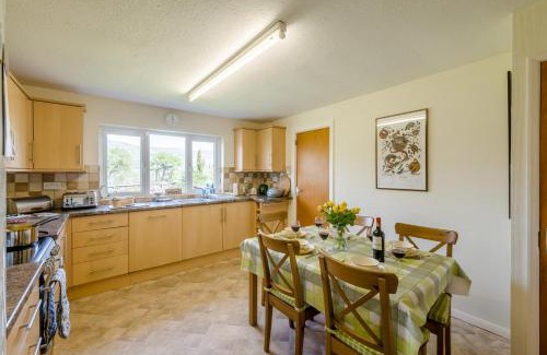Hawes House | Stoneleigh - Hawes