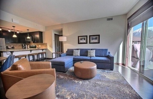Canmore Condo | Stoneridge 408 · Beautiful, Bright 3-Bedroom Suite at Stoneridge