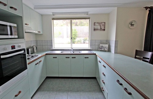 Margaret River Apartment | Stones Throw | Centre Of Town | Walk To Trails