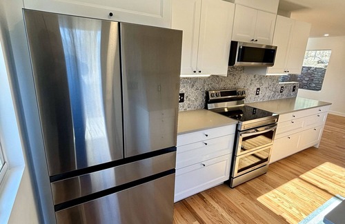 Canton House | STONES THROW CHATEAU: Modern-Rustic 4 BR/2BA Mtn View Home close to EVERYTHINGnn