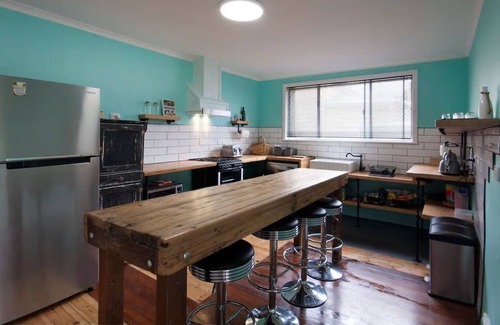 Wallaroo House | StoneScape Retreat: Blend of Wallaroo's Historic Charm and Beach Getaway