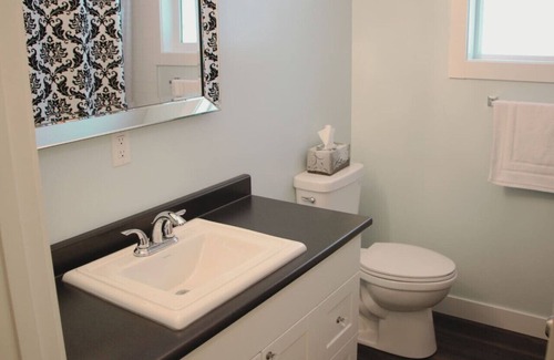 Clearwater Apartment | Stoneshire Basalt Suite