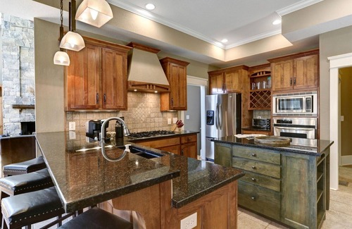 Foxfire Estates Cabin | Stoneview Villa - Majestic Retreat, Patio with Fireplace, Mtn View, Hot Tub.