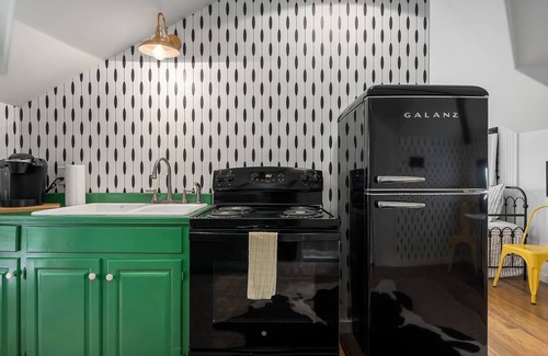 Stonewall House | Stonewall Bungalow 4 - Sleeps 3