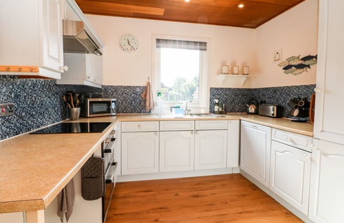 Woolfardisworthy Cottage | STONEWOOD LODGE, pet friendly in Woolsery