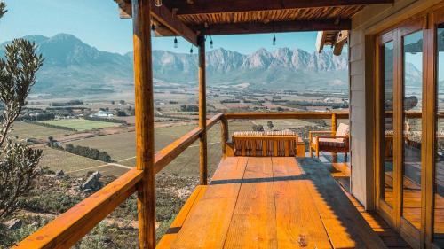 Wolseley House | Stonewood Mountain Cabin