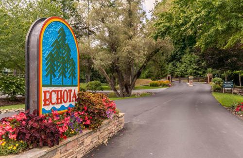 Foscoe House | Stoney Brook Cottage at Echota