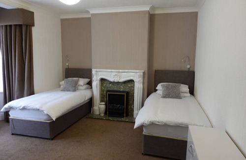 Stonnall House | Stoney Court Huge 9 Bedroom Property Near NEC, City Centre