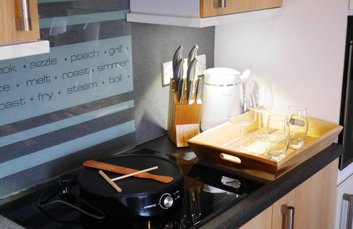 Harlech Cottage | STONEYCROFT, pet friendly, character holiday cottage in Harlech