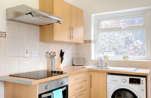 St. Thomas Apartment | Stop Looking! Walk to the City Centre