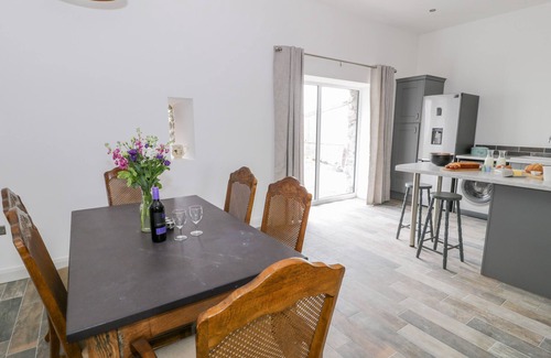 Menai Bridge Cottage | STORWS, family friendly, character holiday cottage in Pentraeth