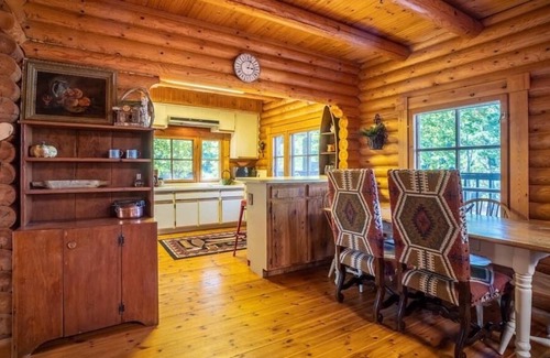 Cedar Cliff Cabin | Storybook Alpine Log Cabin