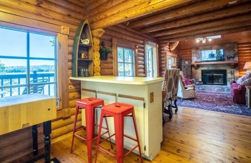 Cedar Cliff Cabin | Storybook Alpine Log Cabin