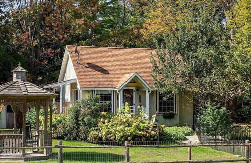 Schuyler Falls Cottage | Storybook Cottage in the Champlain Islands: Comfort and Serenity w/Wi-fi & A/C