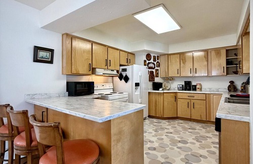 Baker City Apartment | Storybook Nook! Adorable 2 Bdrm Downtown Home!