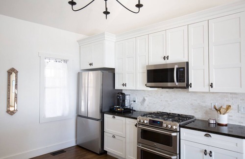 Evergreen Cabin | Storybook Stone/Views/New Build/Luxe Saltwater Hot Tub/Walk to Trails/30 Day Min