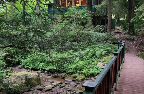 Jefferson Township Cabin | Storybook Waterfront Cottage; Close to Hidden Valley/Seven Springs