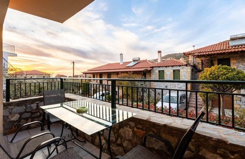 Lefktro Apartment | Stoupa Tranquil Hideaway - Spitiko Garden Retreat