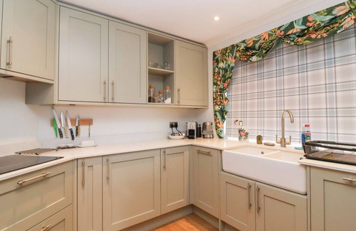 Churchill Cottage | STOW COTTAGE, pet friendly, with a garden in Churchill, Oxfordshire