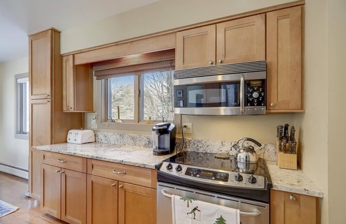 Stowe Area House | Stowe Base Camp 21: 3 br, fireplace, a/c, decks, summer pool & community amenities!