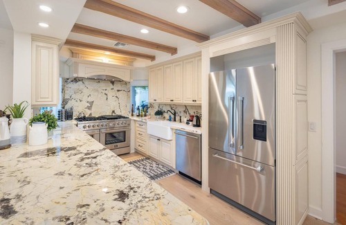 Bel Air Villa | Stradella Spanish - 3B Contemporary Mediterranean Resort-Style in Bel Air
