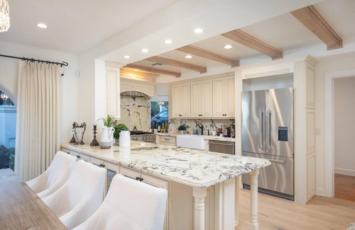 Bel Air Villa | Stradella Spanish - 3B Contemporary Mediterranean Resort-Style in Bel Air