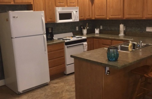 Ludington Apartment | STRAM - 201