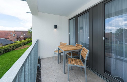Bensersiel Apartment | Strandnahes Ferienapartment mit Balkon, Parkplatz, Schwimmbad- & Saunanutzung
