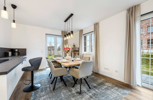 Rosenhagen Apartment | Strandkorb Rosenhagen - light-flooded 5-star apartment near the beach