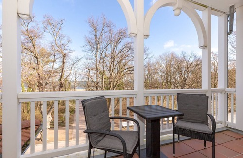 Ostseebad Kuhlungsborn Apartment | Strandnahe Ferienwohnung an der Ostsee mit Balkon, Saunabereich & Pool im Haus!