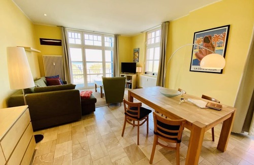 Warnemuende Apartment | Strandpalais/Luv, directly on the beach